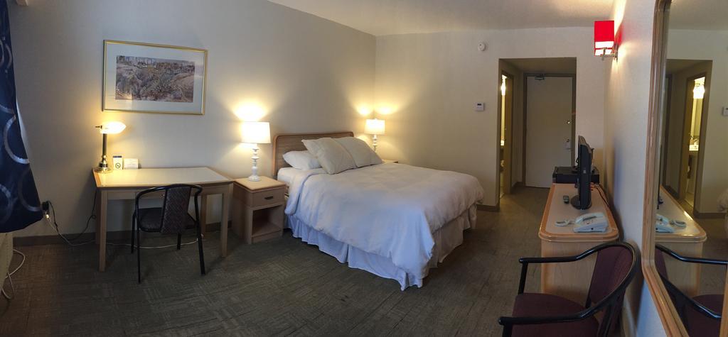 ססקאטון Westgate Inn מראה חיצוני תמונה