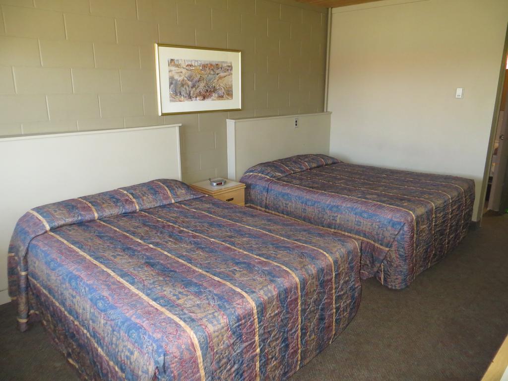 ססקאטון Westgate Inn חדר תמונה